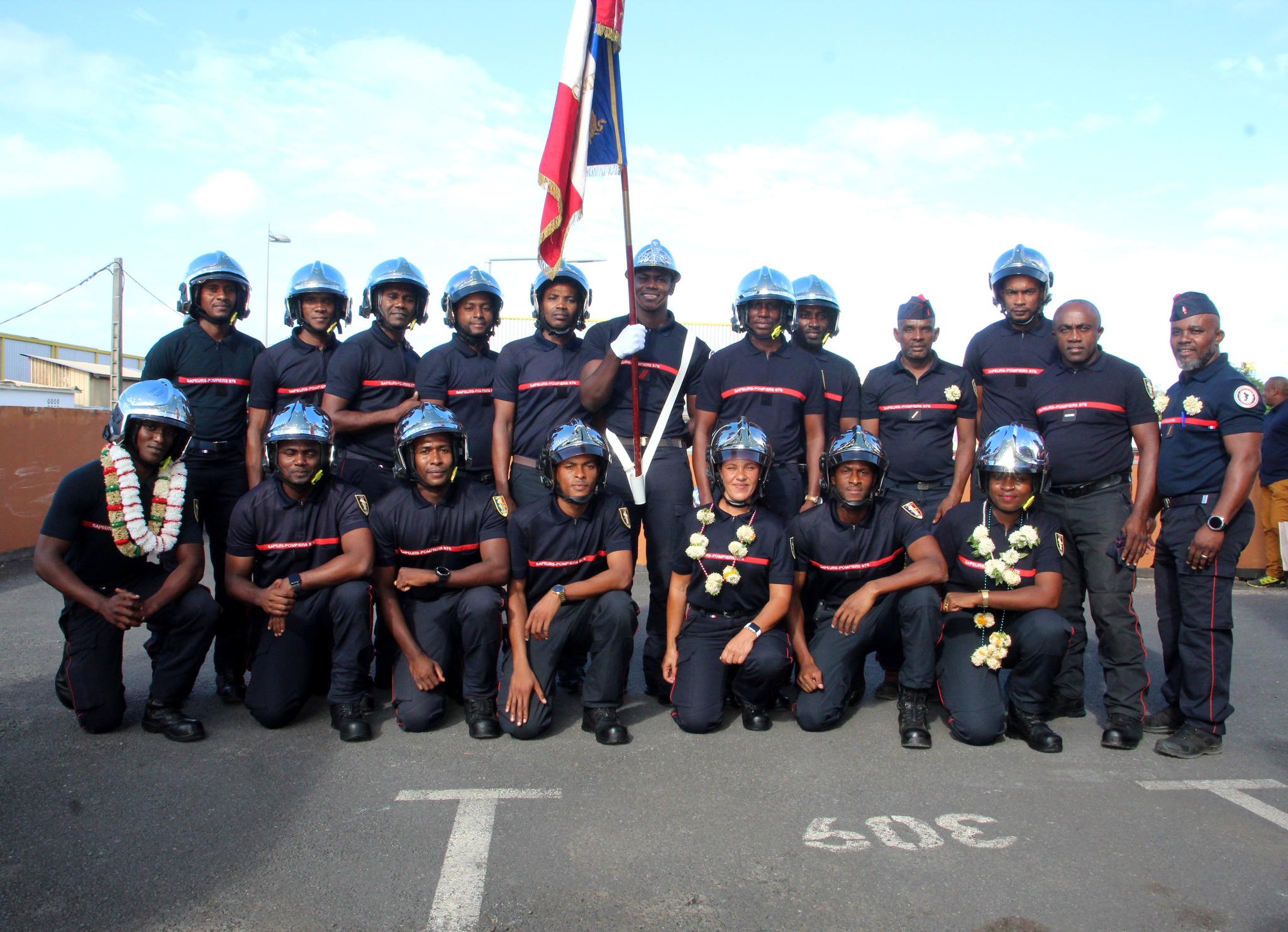 Remise de casques à 30 nouveaux caporaux sapeurs-pompiers professionnels