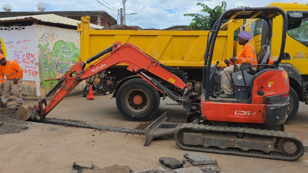 travaux longoni village video survaillance koungou scaled 1