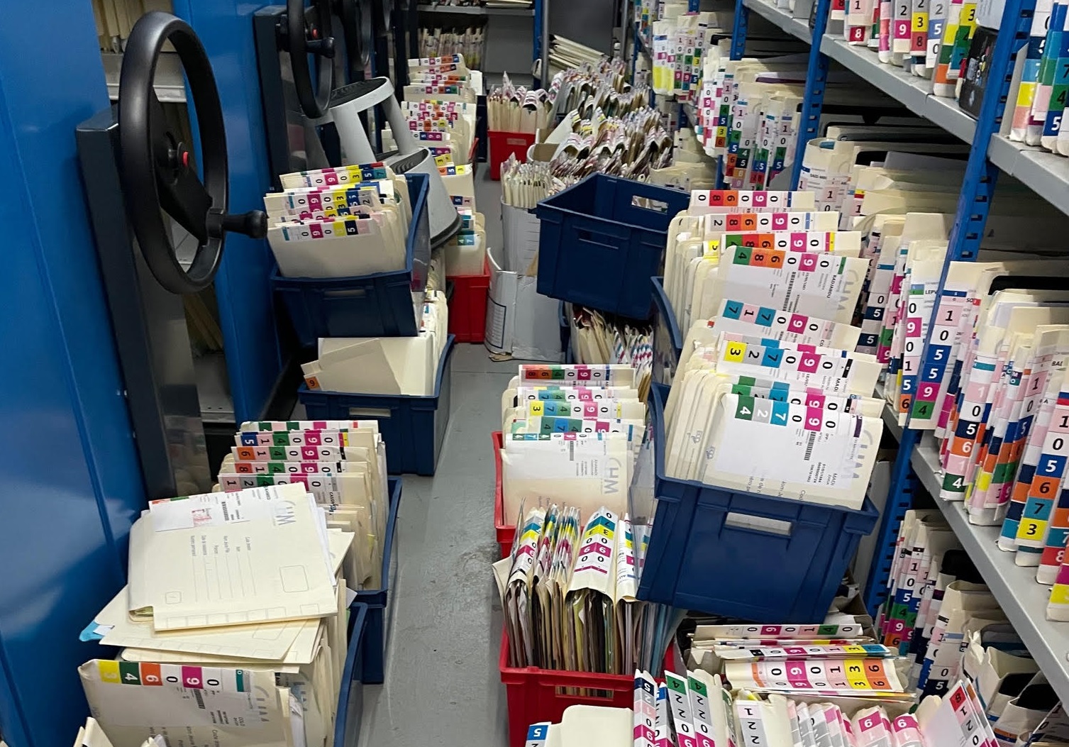 La direction promet des changements aux agents des archives du CHM