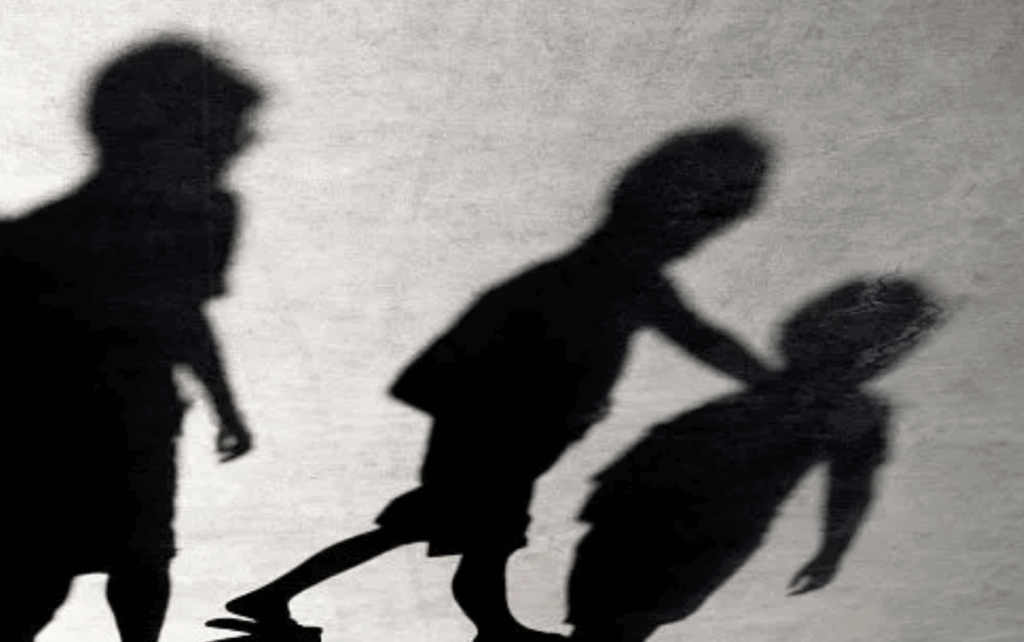 Cavani : un homme mis en examen après des violences sur mineure 9 viol enfant 2