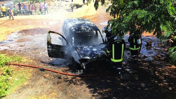 Un véhicule prend feu sur la rocade (vidéo)