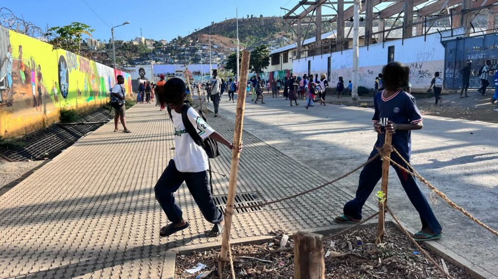 53087209 76EE 4C2D AED8 16AABB7496F7