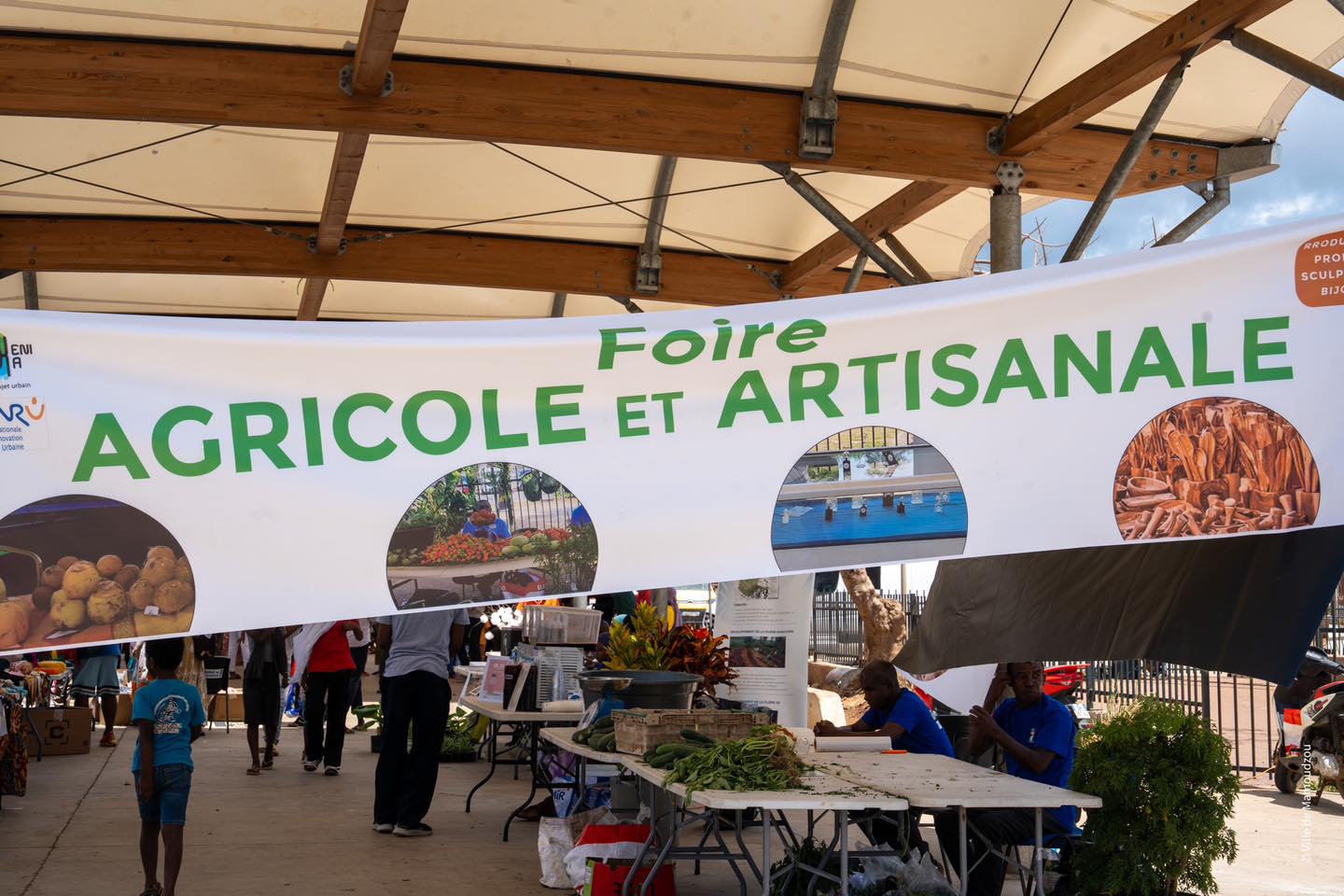 Une foire riche en produits locaux, en recyclage créatif et en échanges autour des pratiques durables.