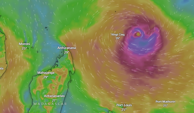 La trajectoire de Chenge s’éloigne, mais 10 mois après Chido, Mayotte vit toujours dans la crainte d’un nouveau 14 décembre