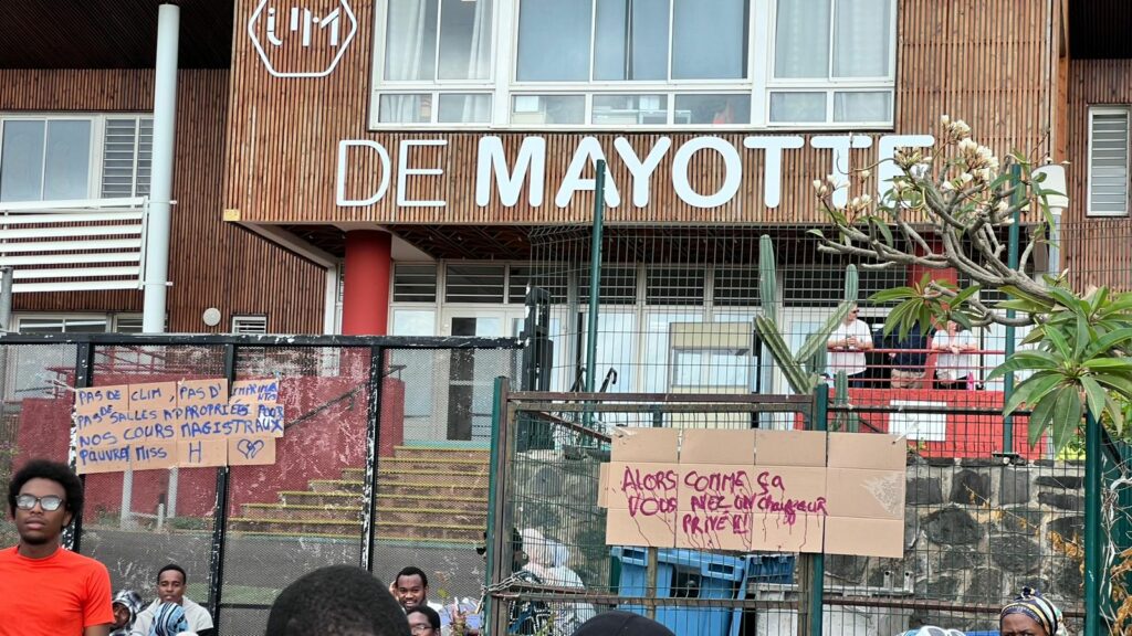 Blocage étudiant pour dénoncer l’inaction (vidéo) 2 IMG 20250908 WA0018