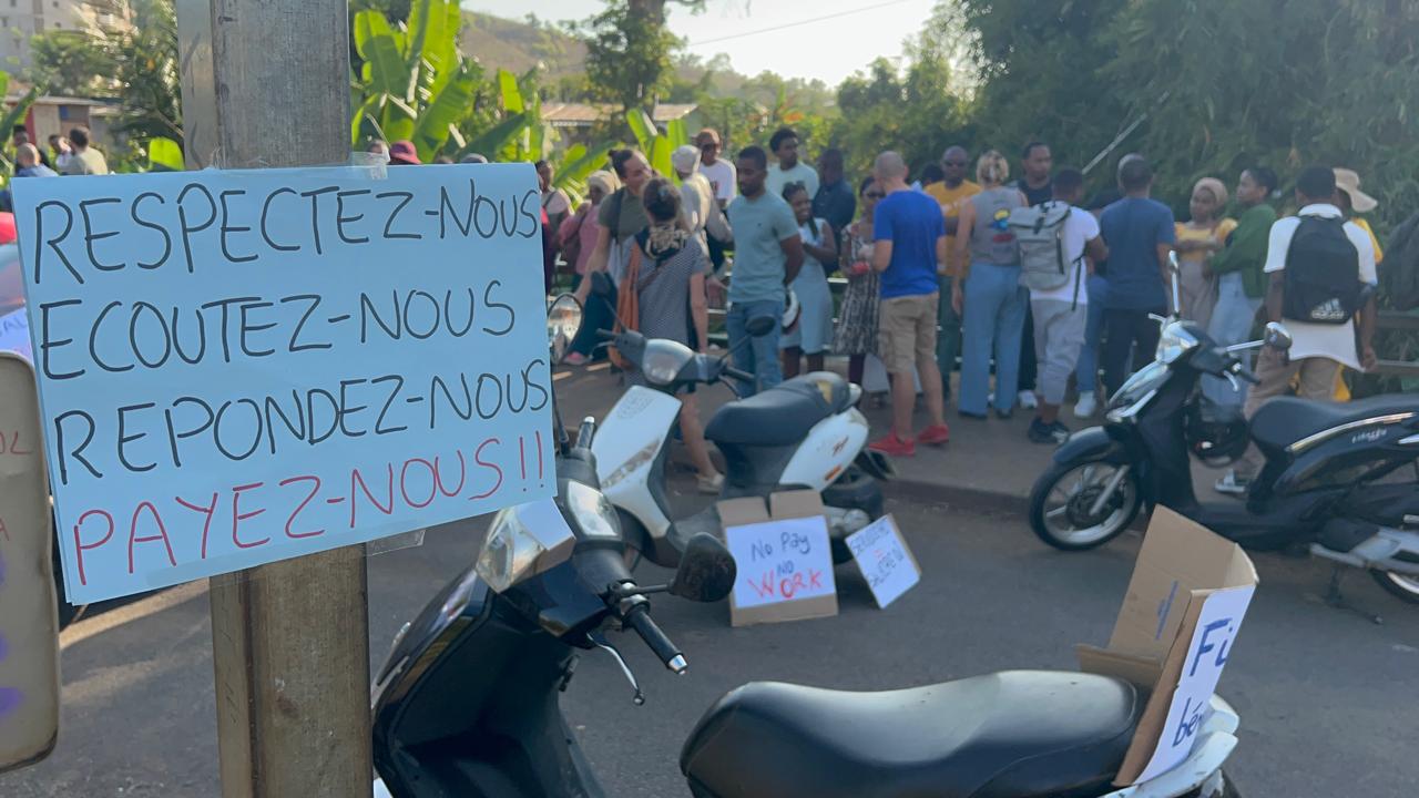 Des professeurs sans salaire depuis des mois