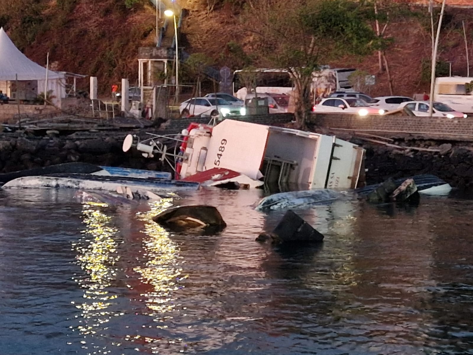 Épaves dans le lagon : une nouvelle phase lancée
