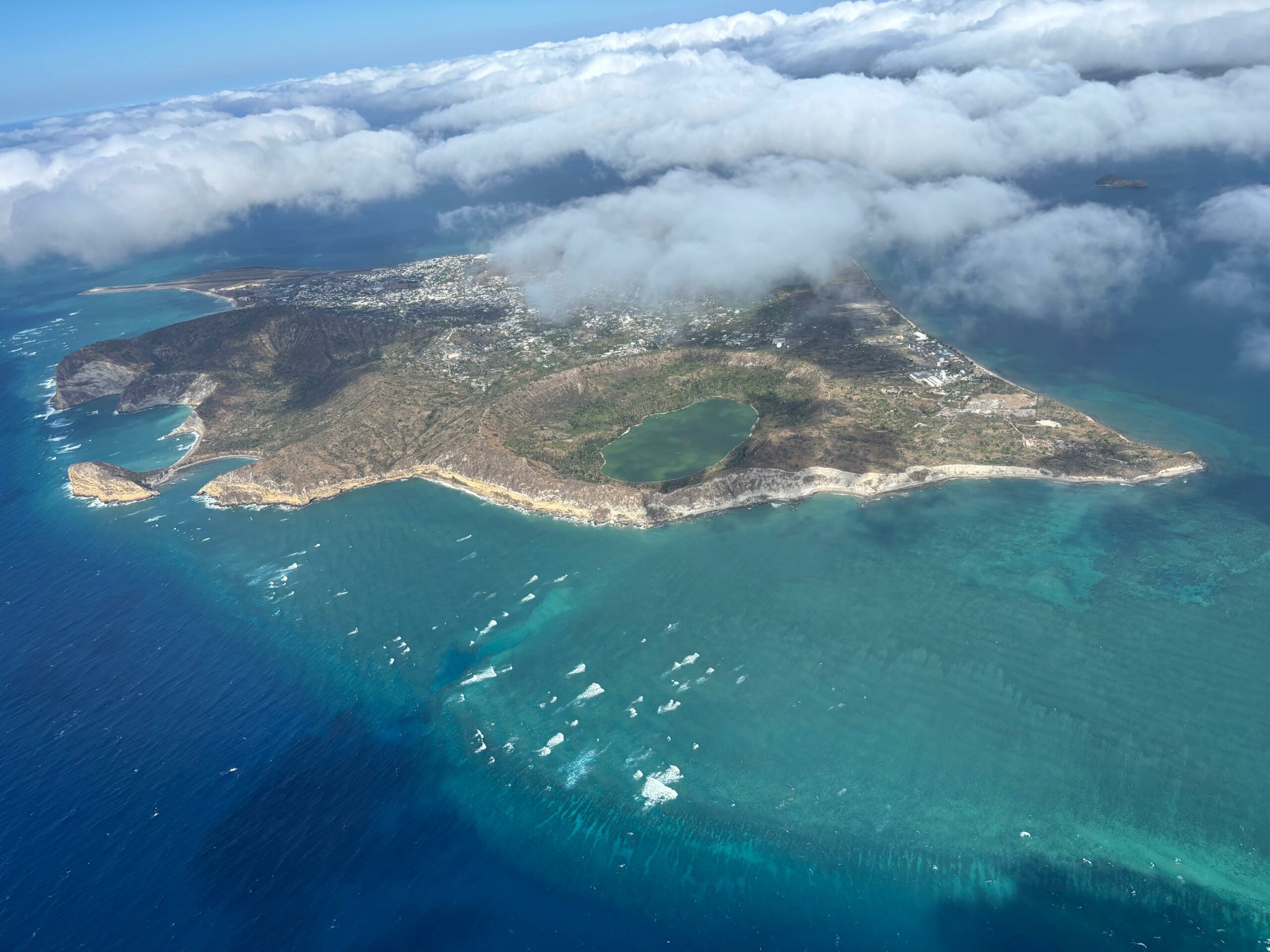 Vidéo du jour : le lagon et la piste vue du ciel