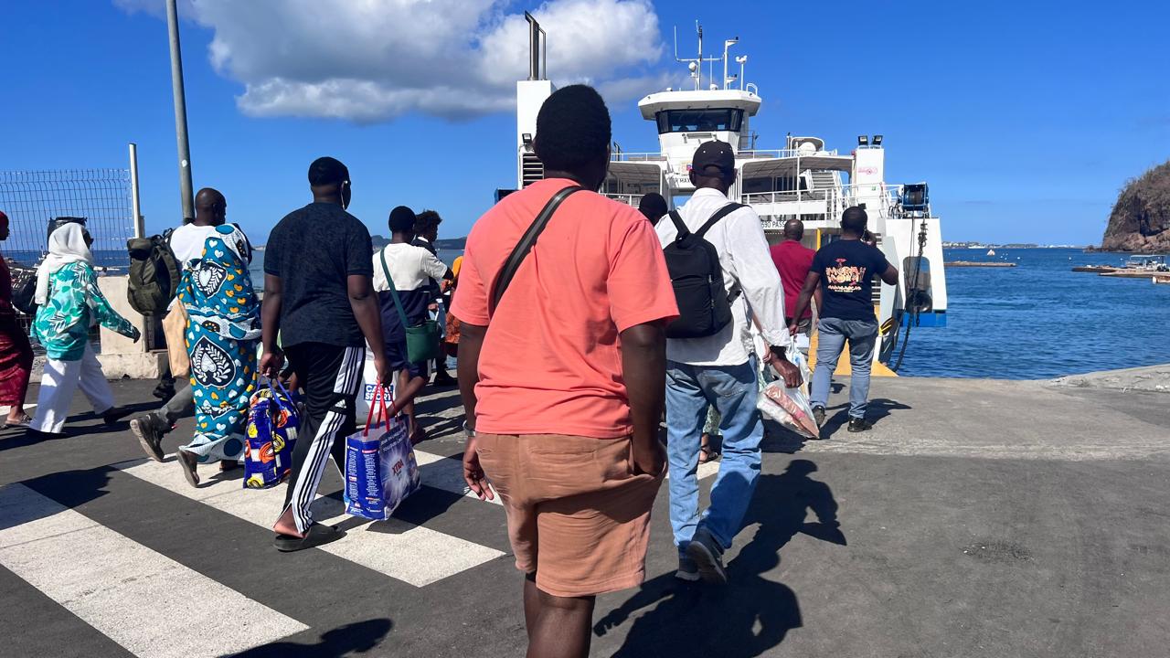 Retour progressif à la normale pour la circulation des barges (vidéo)