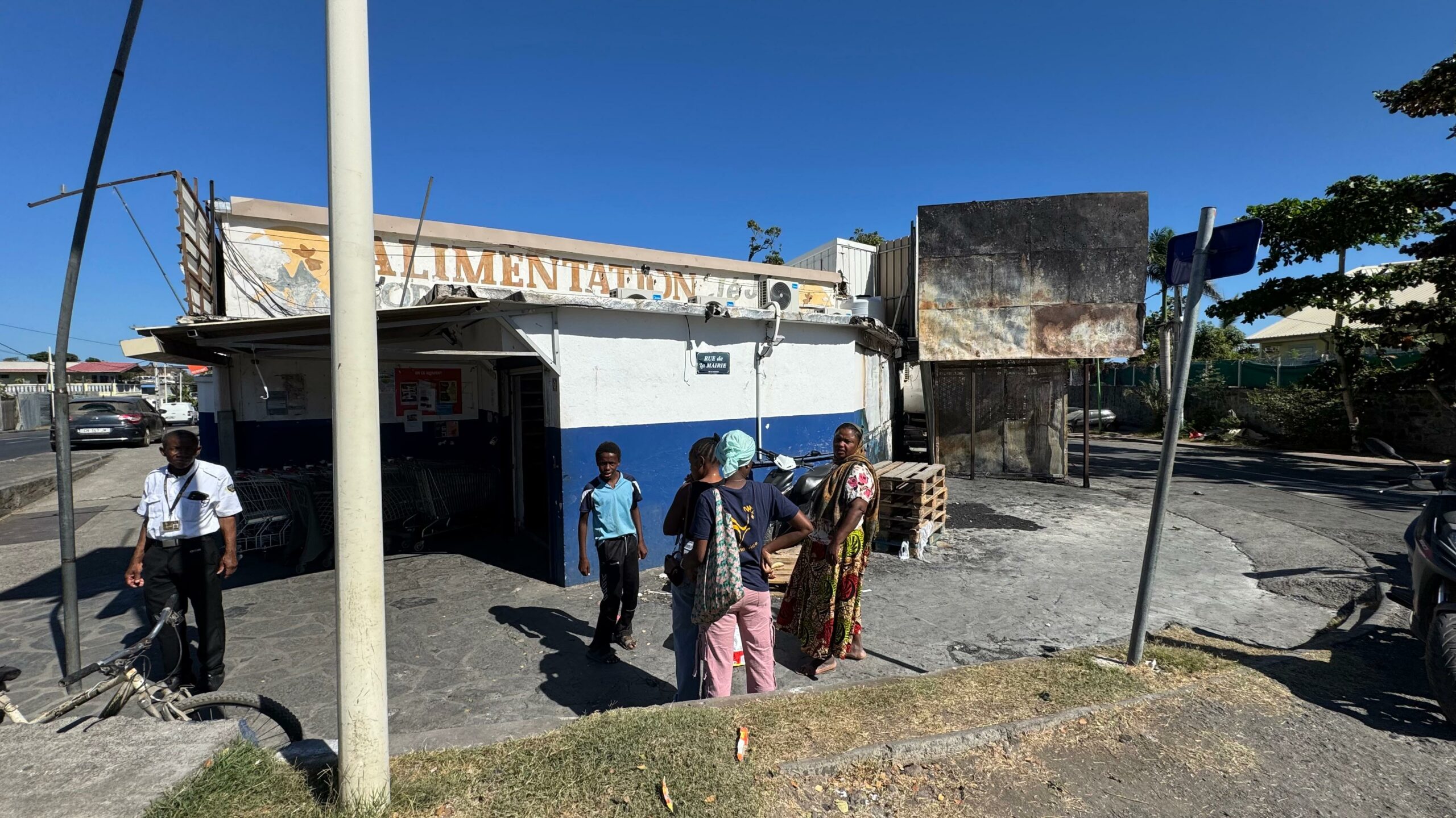 Incendie volontaire à Pamandzi