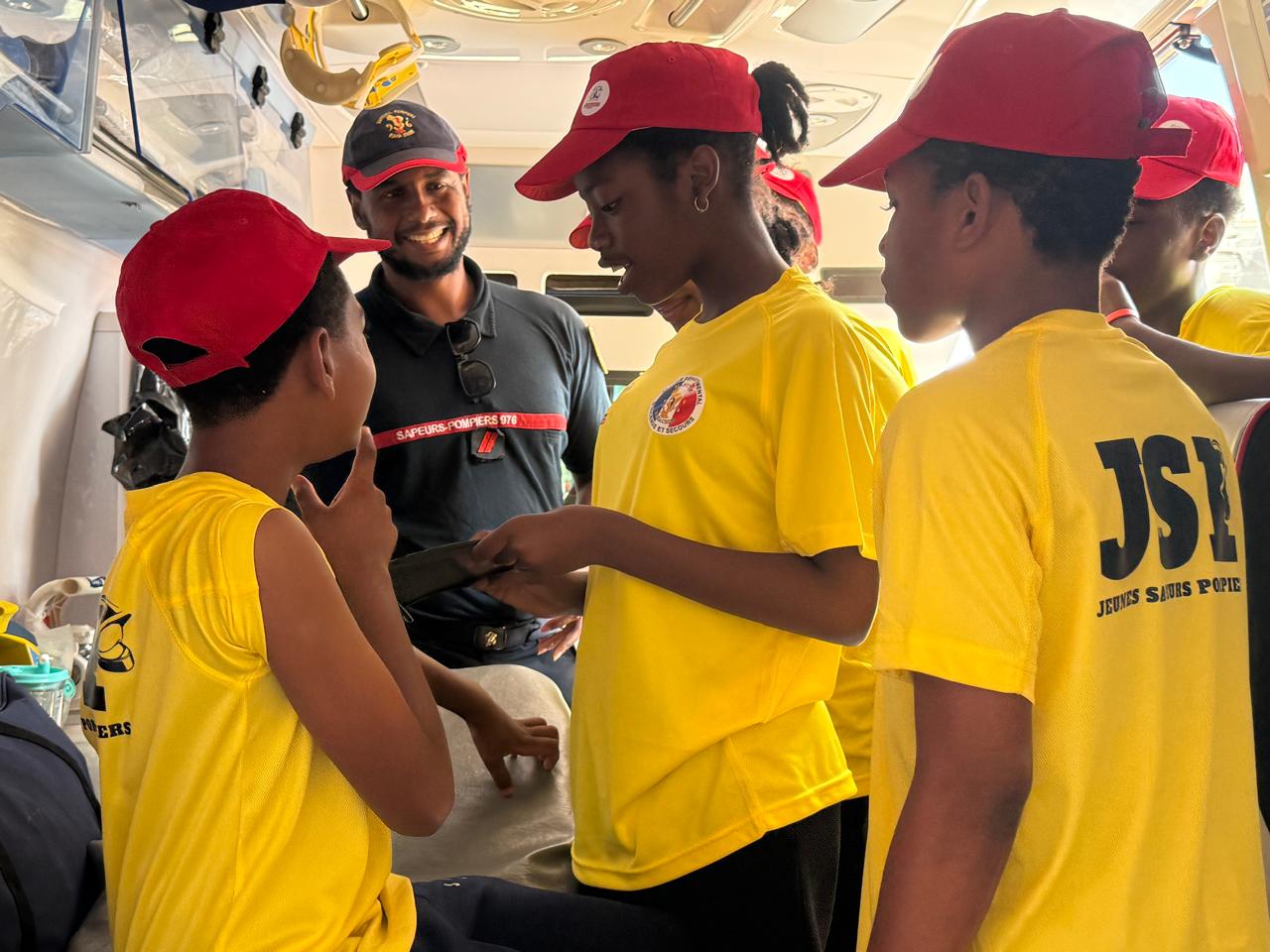Trois nouveaux pôles de jeunes sapeurs-pompiers pour renforcer l’engagement citoyen à Mayotte