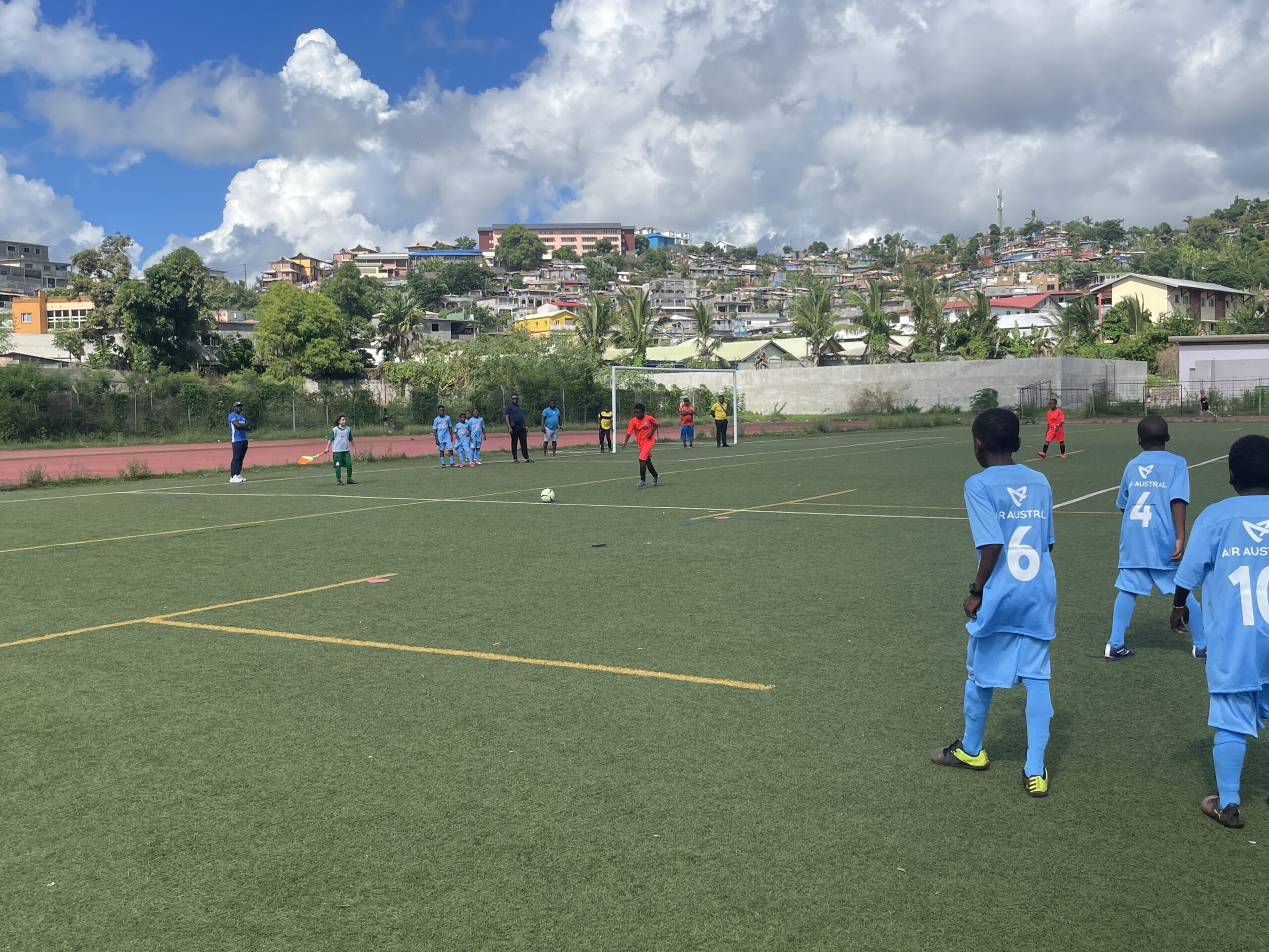 Orange Cup : Cavani vibre au rythme du football