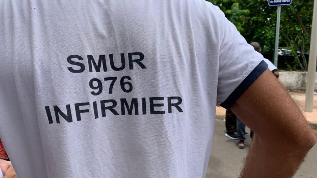 Un homme la gorge transpercée sur la RN3 près de Vahibe