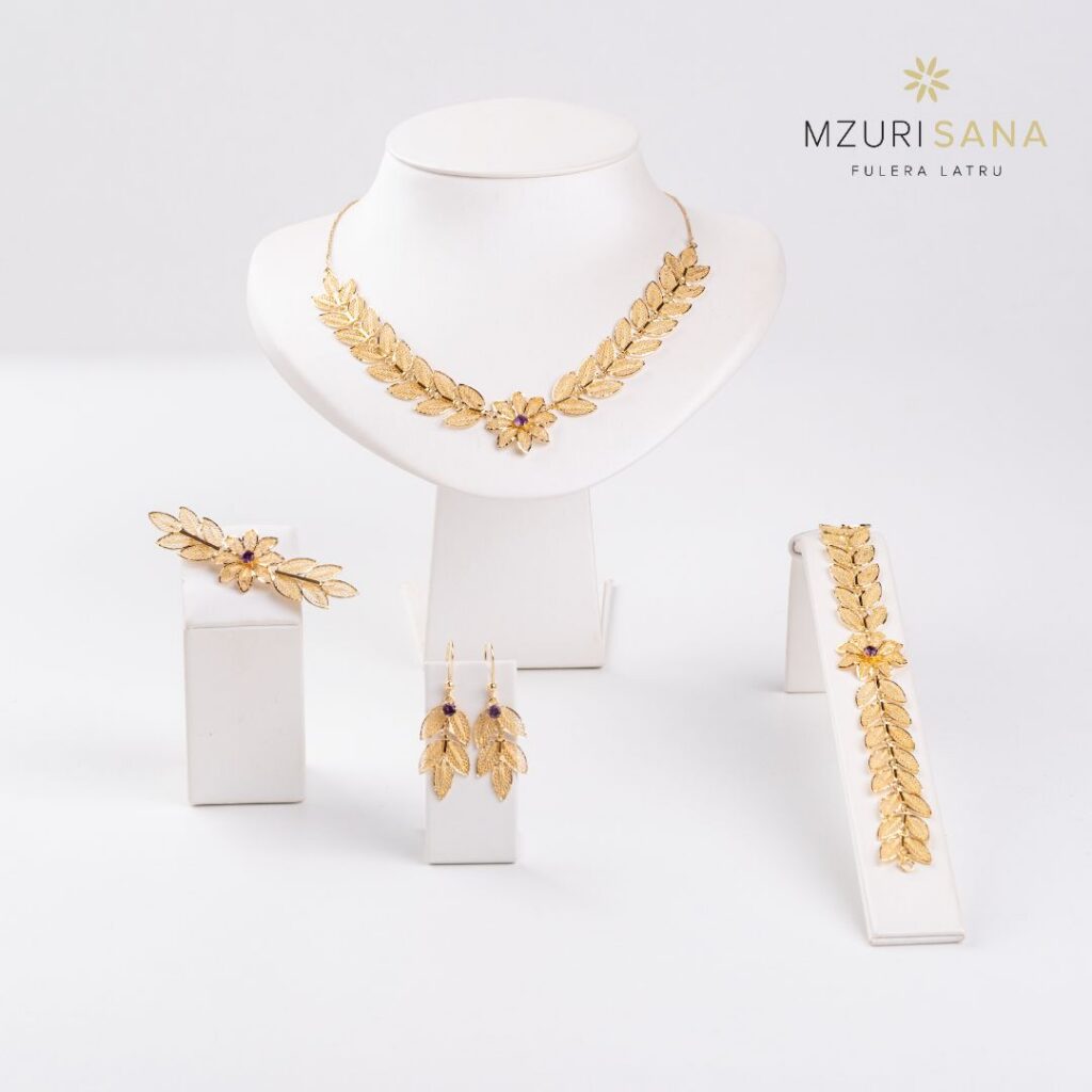 PHOTO 2025 11 18 20 33 04