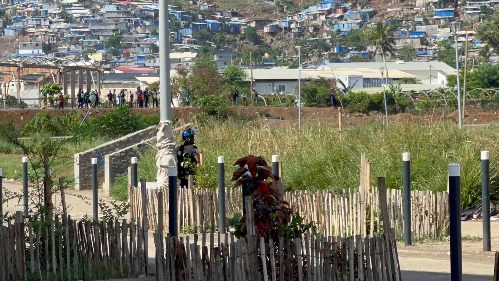 Evacuation en cours du lycée des Lumières