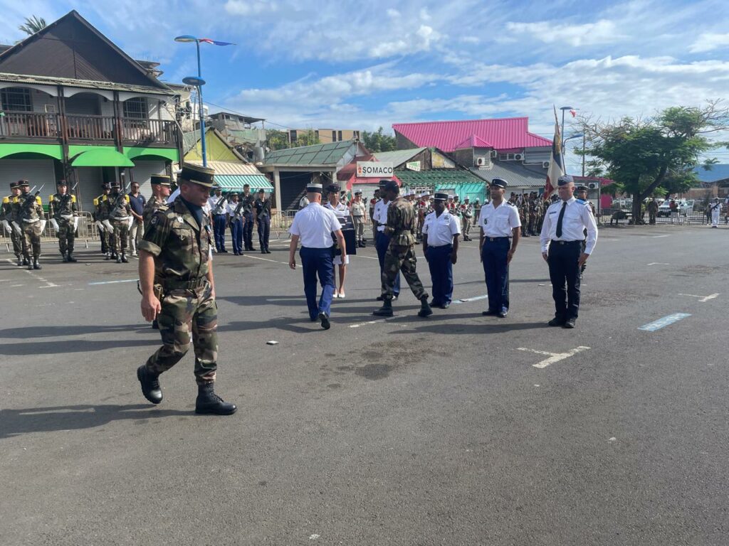 Hommage solennel place Zakia Madi pour la commémoration du 11 novembre 1918 1 WhatsApp Image 2025 11 11 at 08.51.19