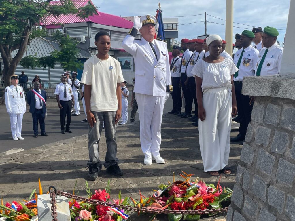 Hommage solennel place Zakia Madi pour la commémoration du 11 novembre 1918 2 WhatsApp Image 2025 11 11 at 08.51.19 2