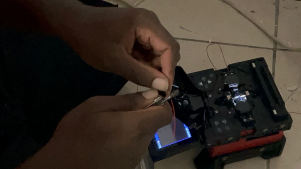 La fibre SFR arrive enfin dans les foyers mahorais 1 WhatsApp Image 2025 11 26 at 07.48.32