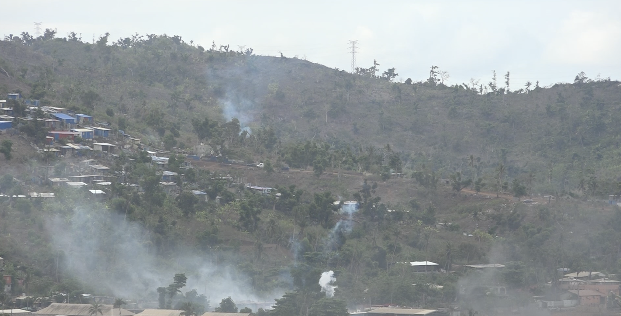 Tensions autour du lycée de Kaweni : une centaine d’individus « cherchaient » la police