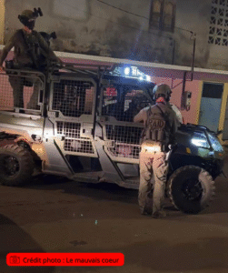 intervention policière nocturne à Vahibé, arrestation suspects violences en groupe, sécurité village Mayotte