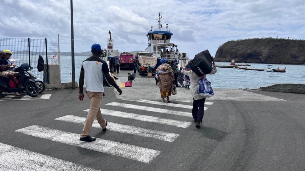 FADDE79E C8BA 412B 9DD0 DABFC3D4F2A9 1 105 c