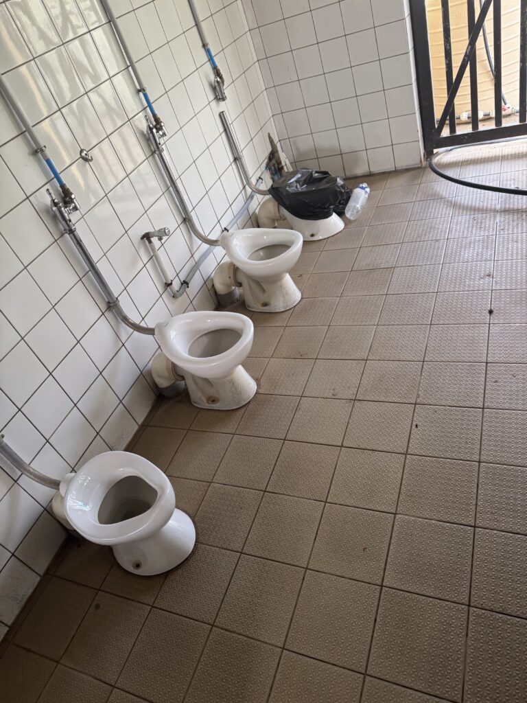 Parents de Mzouasia en alerte face à une école dégradée 1 IMG 6604