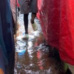 Accueil 6 À Tsoundzou, la boue comme quotidien : immersion dans...