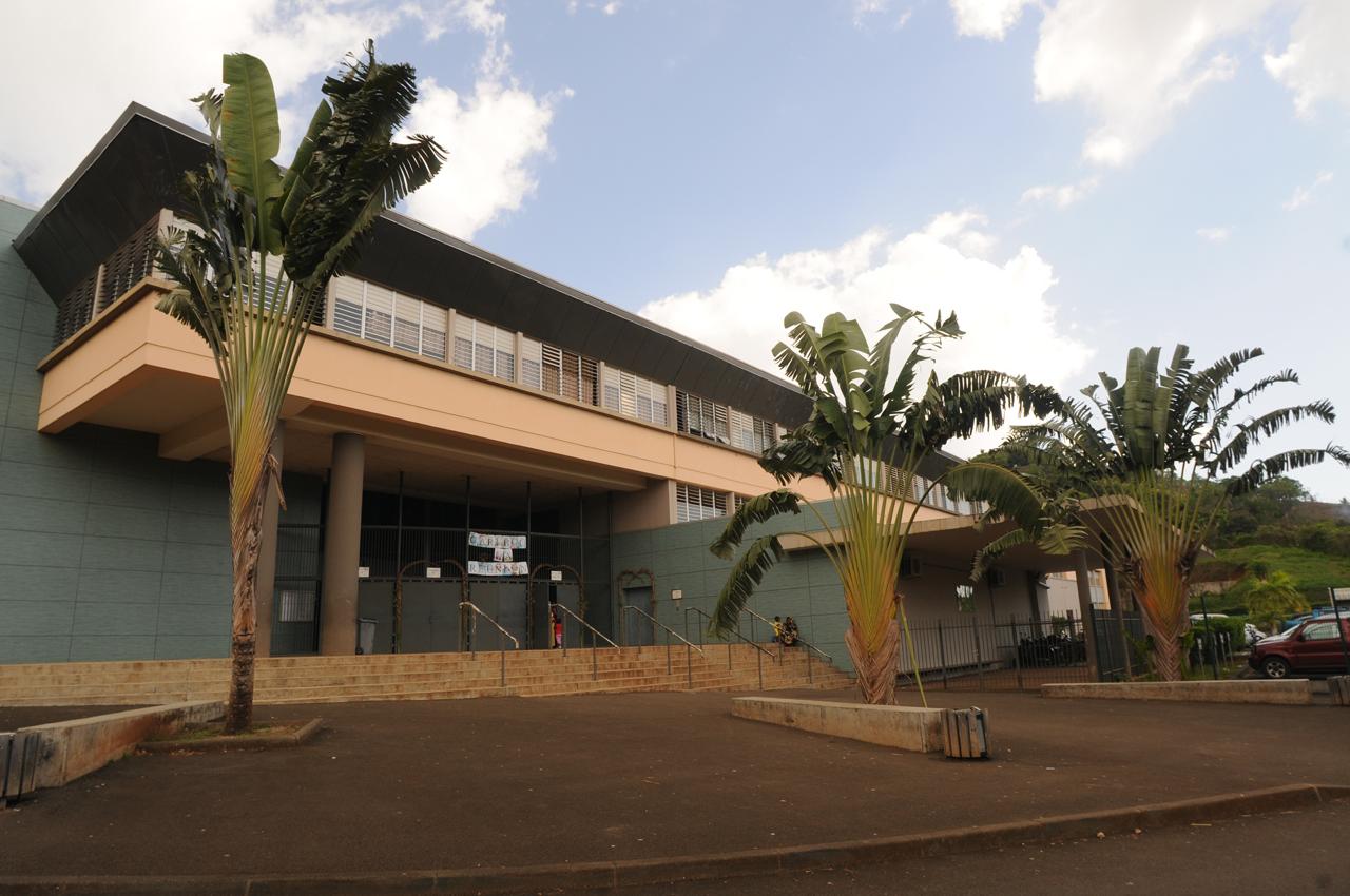 La tension aux abords du collège de Passamainty