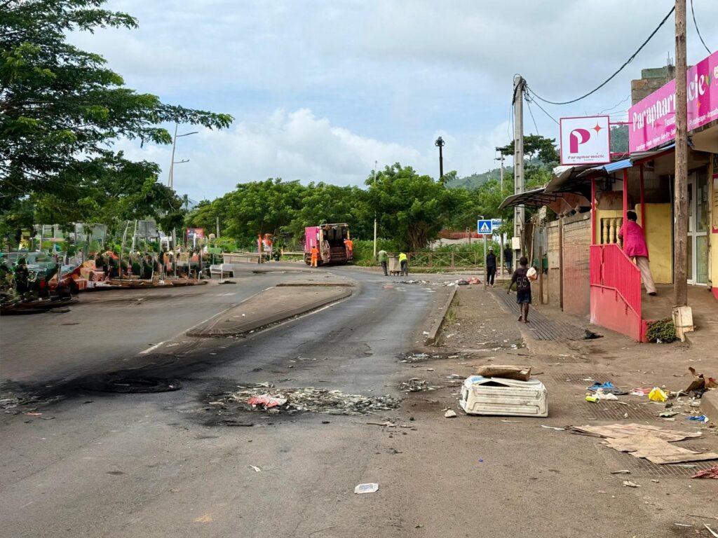 Des habitants de Tsoundzou 1 confrontés à une nuit éprouvante 2 WhatsApp Image 2026 02 03 at 07.57.01
