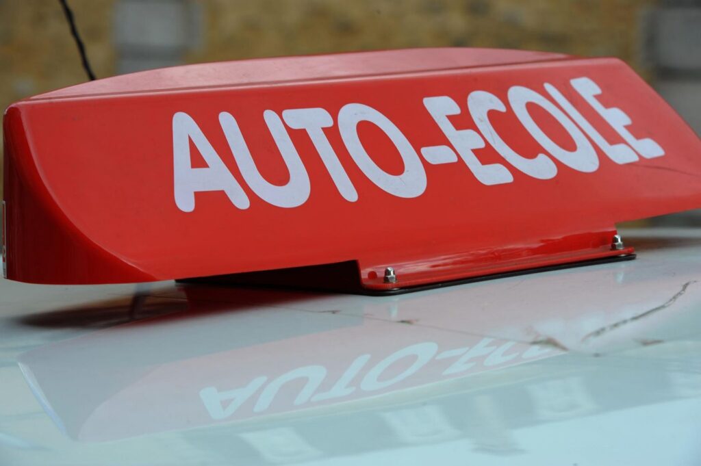 voiture auto-école Chirongui vol véhicule retrouvé intervention gendarmerie Mayotte