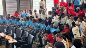 Élèves Boinali, séance plénière Mayotte, chant La Marseillaise,