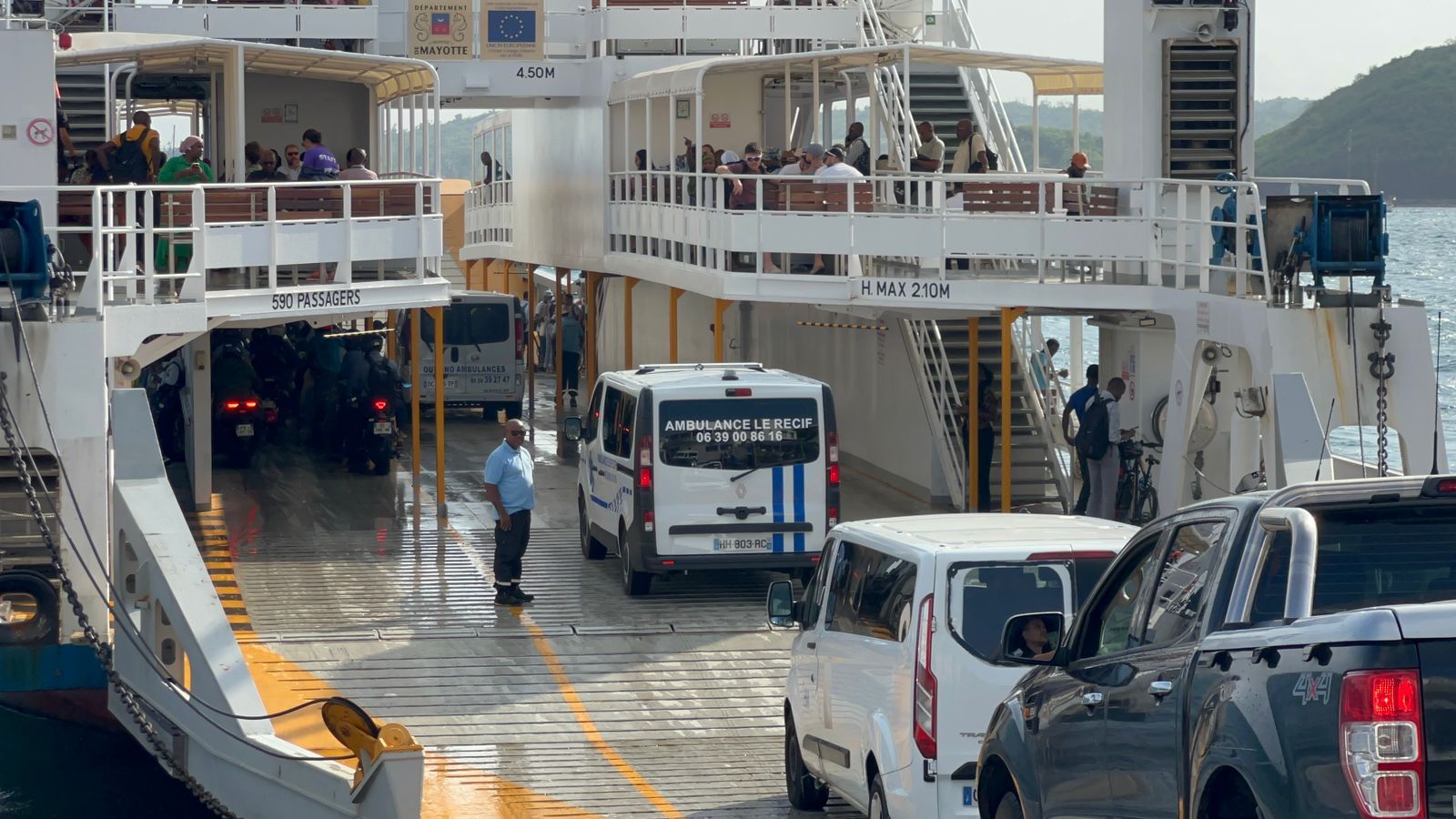Transfert temporaire du trafic des barges à Dzaoudzi