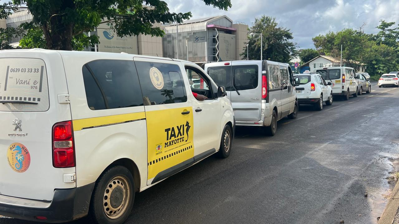 De Passamainty à Kawéni, la circulation à l’arrêt en raison de la grève des taxis