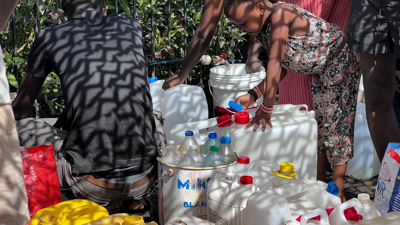À Tsoundzou 2, un camp de migrants africains marqué par les agressions et la structuration progressive d’un village informel