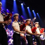 Le Bagad de Lann-Bihoué en démonstration lors du passage...