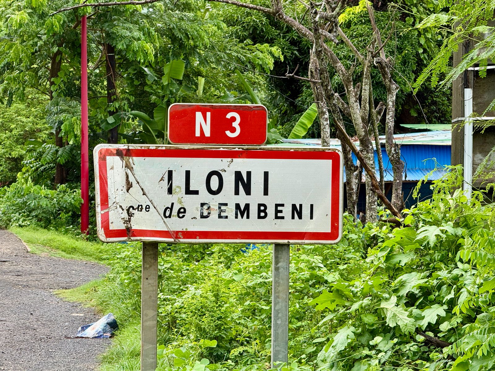 Nuit agitée à Iloni, la circulation perturbée