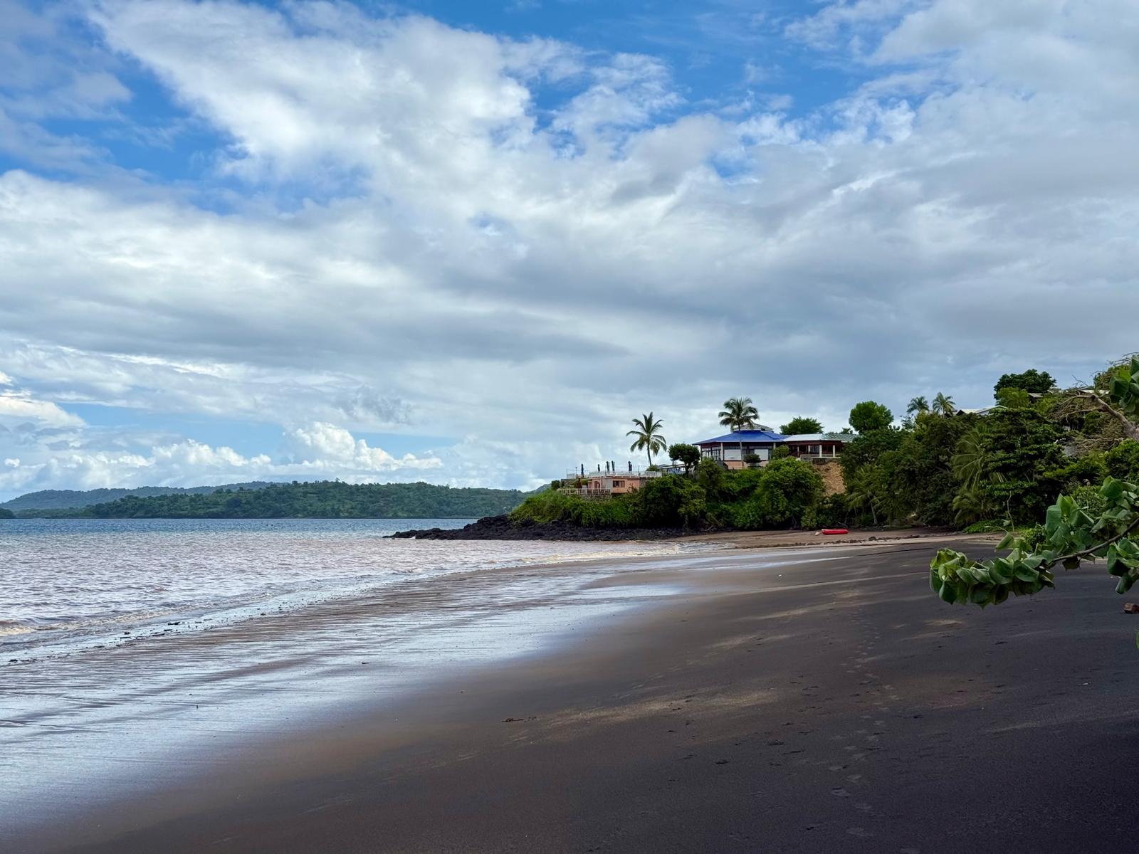 Violente agression sur la plage de Sakouli