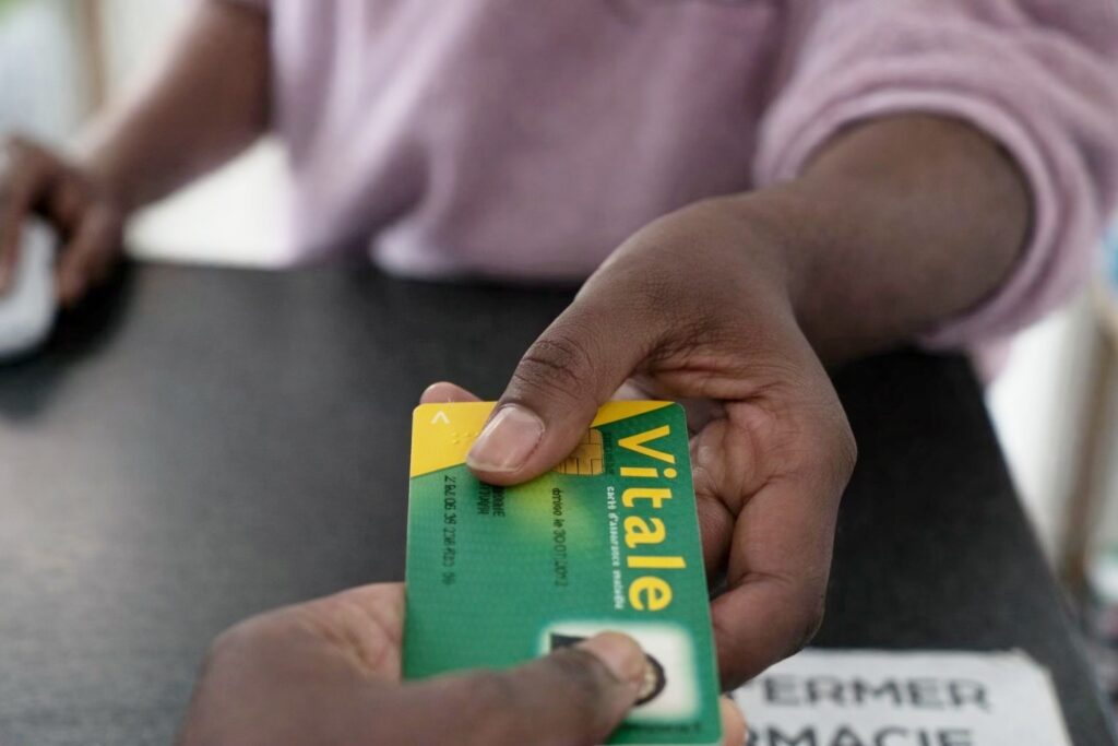 Événement organisé à Cavani par la Caisse de sécurité sociale de Mayotte et la Mission Locale pour informer les jeunes sur leurs droits à la santé et les accompagner dans leurs démarches.