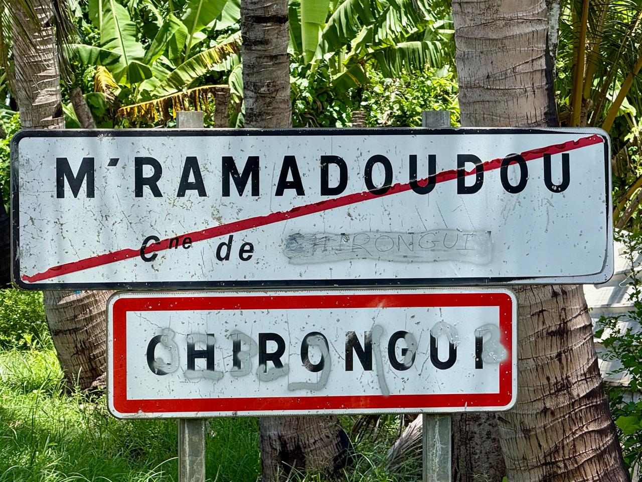 Nuit mouvementée dans les rues de Chirongui