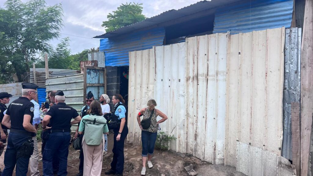 À Dzaoudzi, une opération CODAF en cours contre l’habitat indigne 1 WhatsApp Image 2026 04 14 at 07.11.05