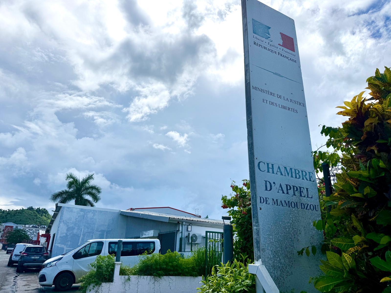 La grève des avocats paralyse la cour d’assises