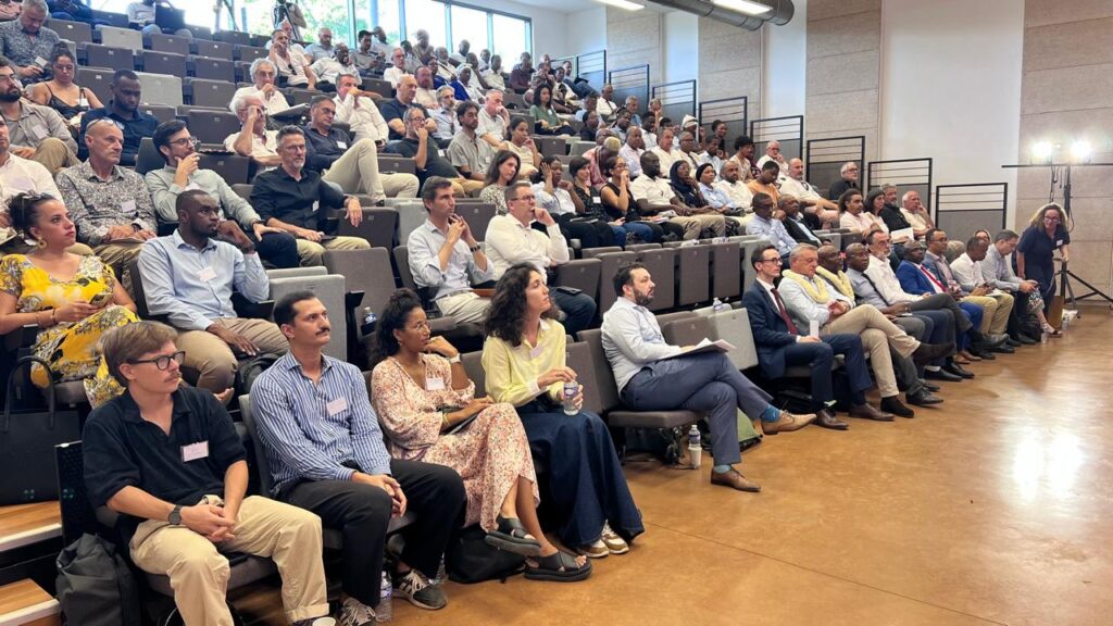 Présentation de la construction hors site à Mayotte comme solution innovante pour accélérer la production de logements et répondre aux besoins du territoire.