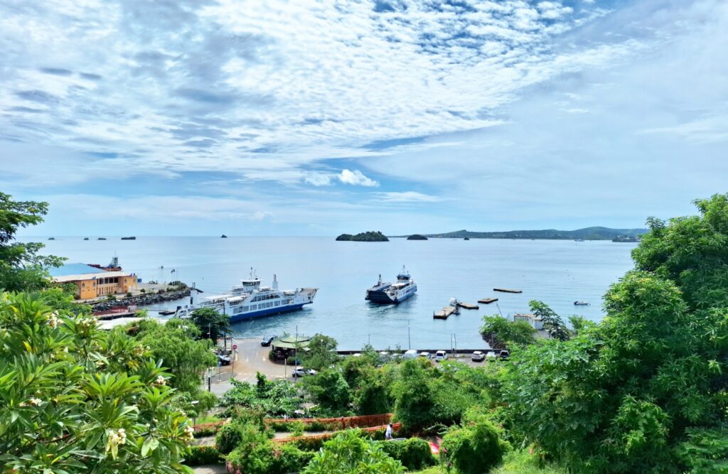 Animations et rencontres professionnelles lors de la Semaine de l’emploi maritime à Mamoudzou, organisée par France Travail et ses partenaires pour faire découvrir les métiers de la mer à Mayotte.