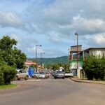 Trois soirs de tension autour du rond-point d’Iloni