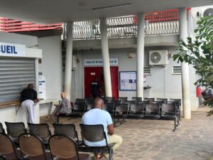 Le procès des marchands de sommeil de Labattoir est reporté au 18 juin, les suspects restant libres sans contrôle judiciaire.