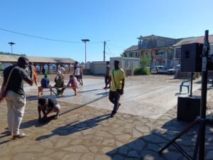 Festival Hip Hop Évolution à Chiconi avec ateliers de danse et performances artistiques sur la place Sicotram
