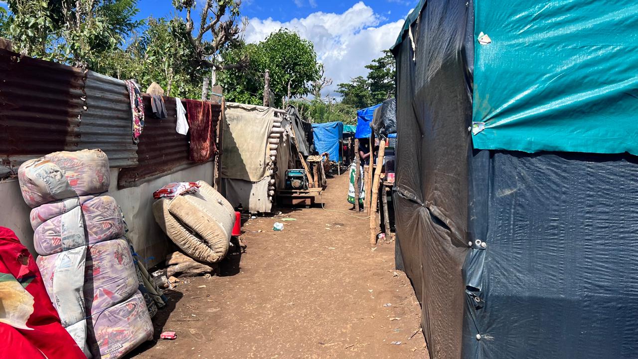 La tension monte autour du camp de migrants et de Coallia