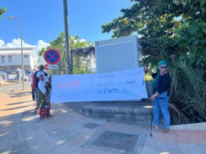 Accueil 21 Mobilisation du Collectif des citoyens de Mayotte 2018 devant la préfecture autour du camp de migrants de Tsoundzou
