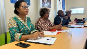 Étude de l’Insee révélant le faible accès des adultes à la formation professionnelle à Mayotte, avec un retard important par rapport au reste de la France.