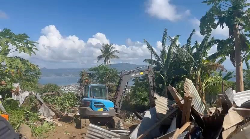 72 habitations concernées par l’opération de décasage en cours près de Moya en Petite Terre (video)